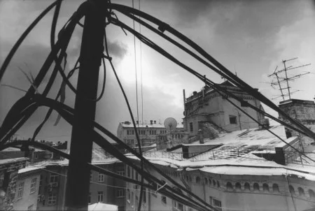 Walking on the roofs. Кадр 6