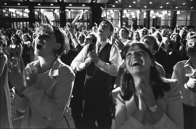 Наши 1990-е. Время перемен. Кадр 6