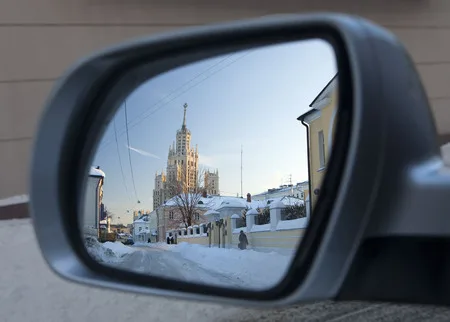 Moscow in a car mirror. Кадр 1