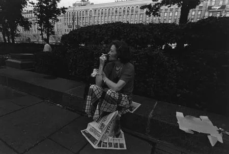 Small night Tverskaya in a black-and-white tonality. Кадр 3