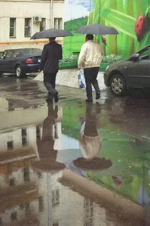 Streets of rain. Кадр 6