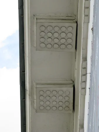 Cornices. Кадр 5