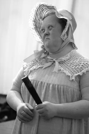 Theatre of Simple-hearted: before the performance. Кадр 2