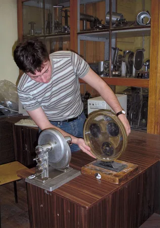 Students — persons hard of hearing in Moscow State Technical University n.a. Bauman. Кадр 7