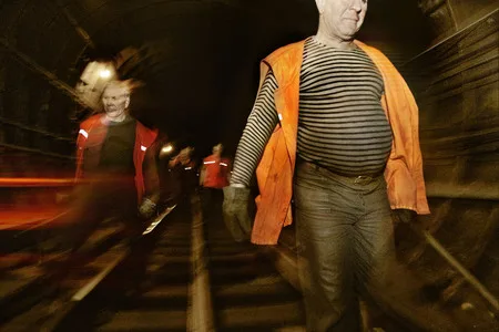 Subway “walkers”. Кадр 7