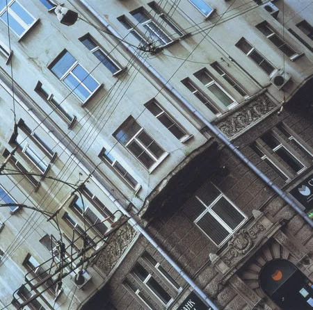 Swan song of Russian Modern: Profitable Moscow. Кадр 22