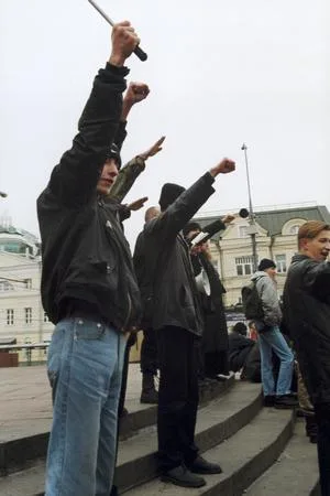 Митинг Скинхедов. Кадр 3