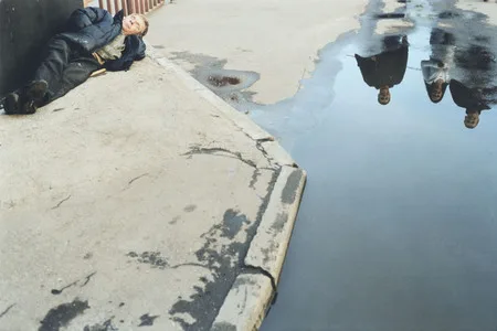 Person in the space of the city. (Totalrealism). Кадр 4