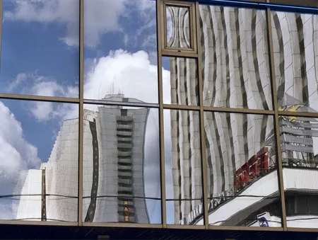 Mirror Moscow. Кадр 11