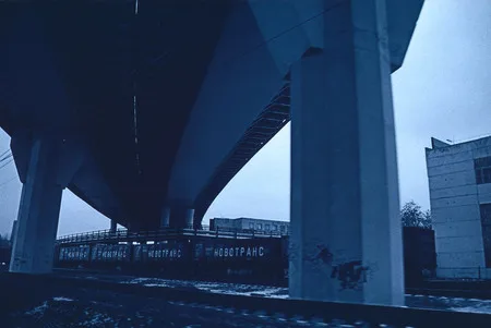 Extraneous space. Кадр 8