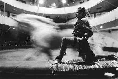 About the Circus. Кадр 8