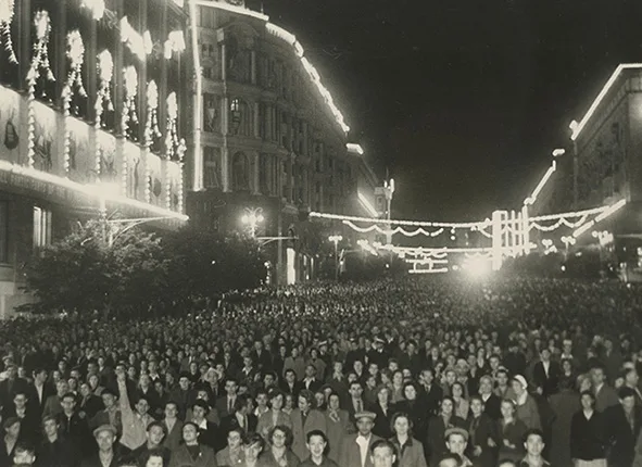 Москва. Иллюминации. 1896-2003. Кадр 5