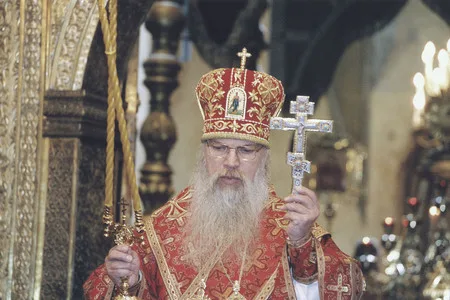 The faces of the pastors. Кадр 4