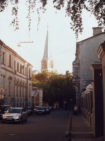 Дорога к храму. Кадр 4