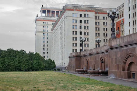 МГУ. Кадр 7