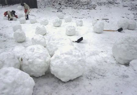 Snow people. Кадр 13