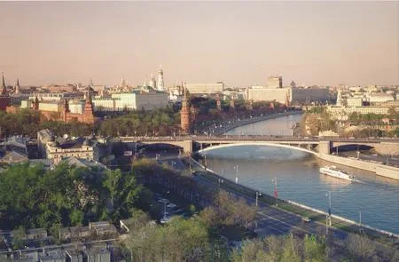 6 часов на Храме Христа Спасителя. Кадр 3
