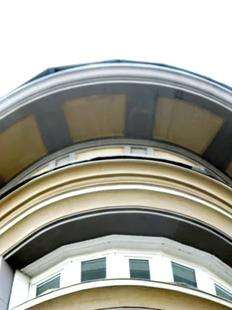 Cornices. Кадр 1