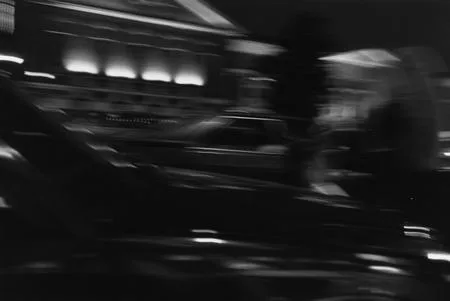 Small night Tverskaya in a black-and-white tonality. Кадр 1