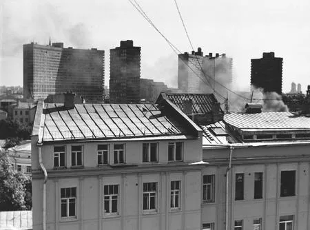 Пейзаж из городского окна. Кадр 3