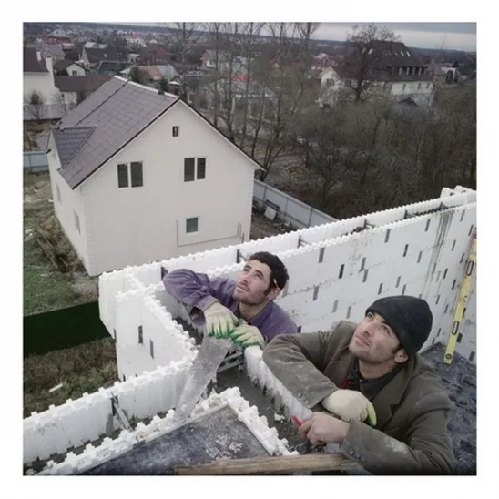 Guest workers. Кадр 1