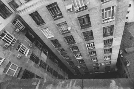 Walking on the roofs. Кадр 3