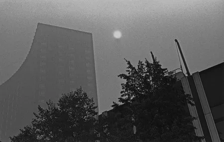 Smog. Moscow. 2010. Кадр 5