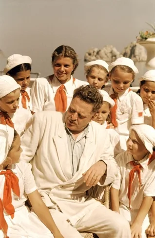 The time machine. Color. 1930-1970. Кадр 4