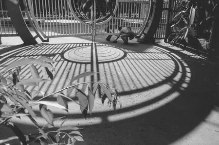 Moscow: light, shadow, rhythm. Кадр 9