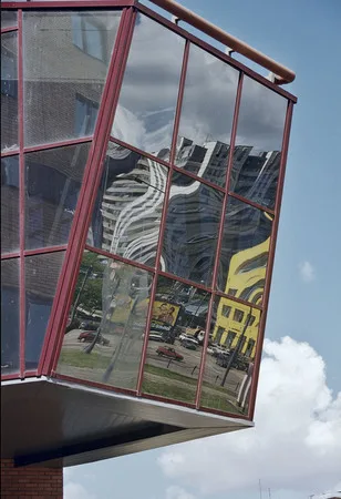 Mirror Moscow. Кадр 10