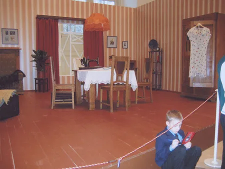 Children and tutors. Кадр 3