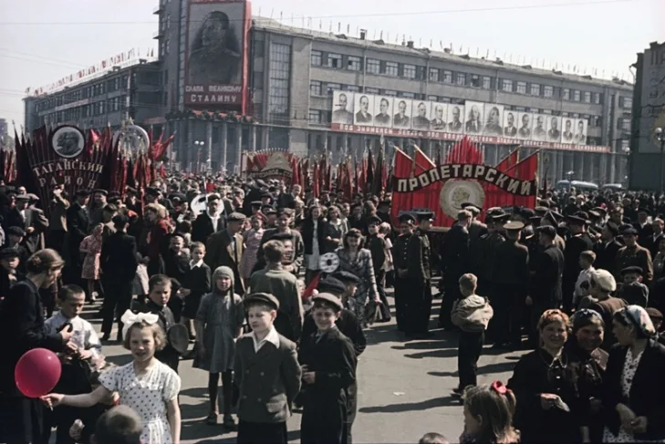 The time machine. Color. 1930-1970. Кадр 3