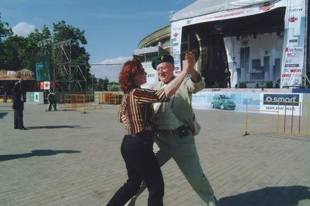 Миниавтомобиль-2005. Кадр 2