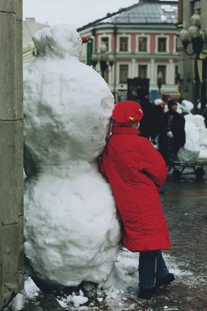 Twilight of snowballs. Кадр 1