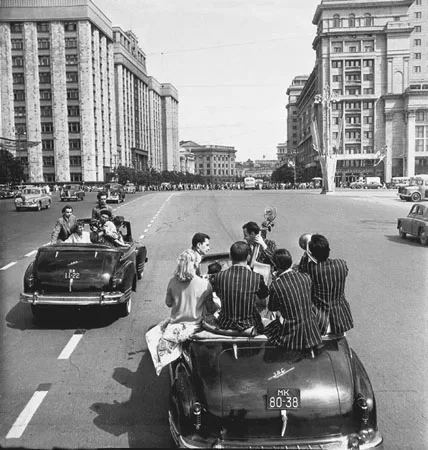 Moscow Festival of Youth and Students,1957. Кадр 1