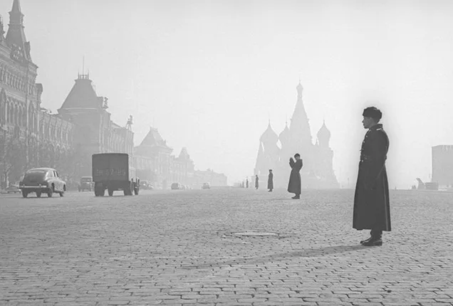 А я иду, шагаю по Москве. Кадр 10
