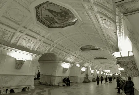 Ring subway line had been closed 55 years ago. Кадр 1