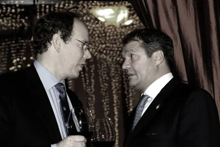 The VIP - not the VIP. Кадр 9