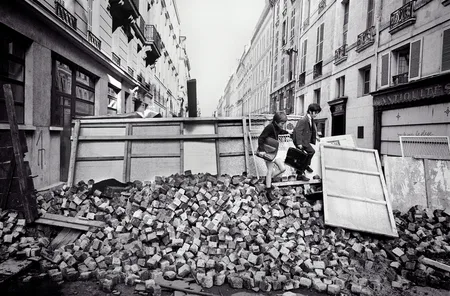 Un regard sur les barricades — Mai 68. Кадр 5
