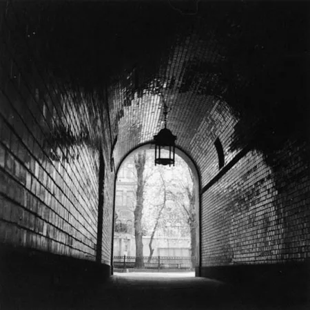 Masonry. Кадр 3