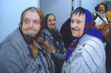 Детский праздник в недетском доме. Кадр 2