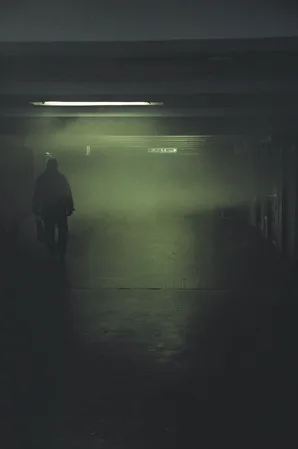 Underground. Кадр 6