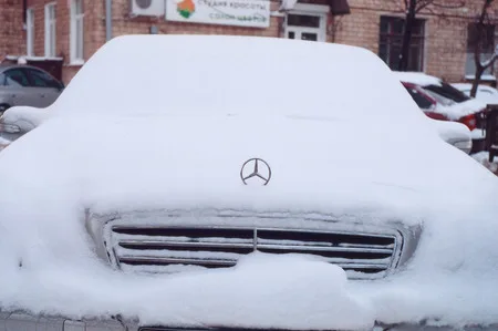 Under cover of Moscow snow. Кадр 1