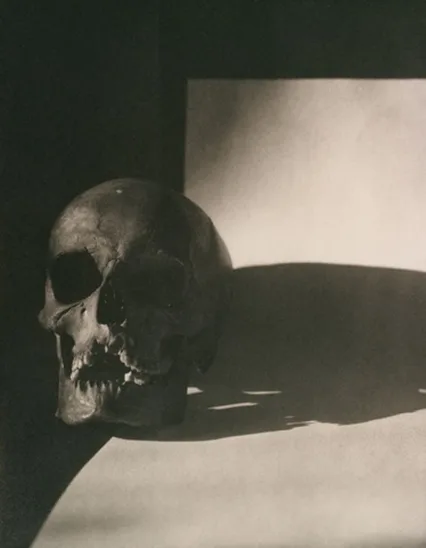 An experience of amusing chemistry, Photographs 1890 to 1990. Кадр 1