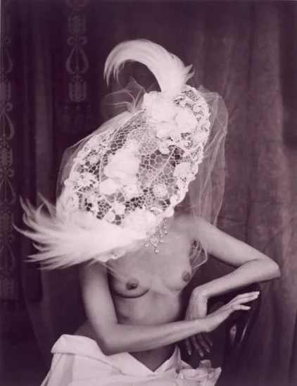 An experience of amusing chemistry, Photographs 1890 to 1990. Кадр 7