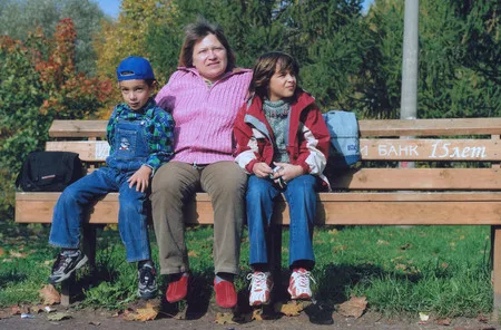 Mama, papa, brother and me — patronage family. Кадр 8