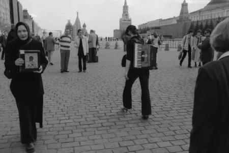 Melodies of the Moscow streets. Кадр 12