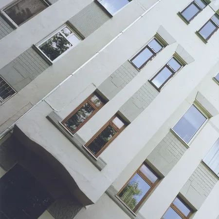 Swan song of Russian Modern: Profitable Moscow. Кадр 13