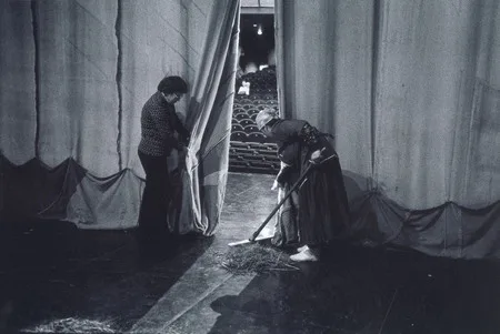 Working days of the Moscow Clown Theatre. Кадр 4