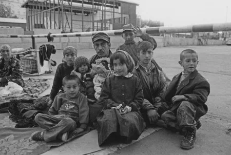 Лицо другой национальности. Кадр 9